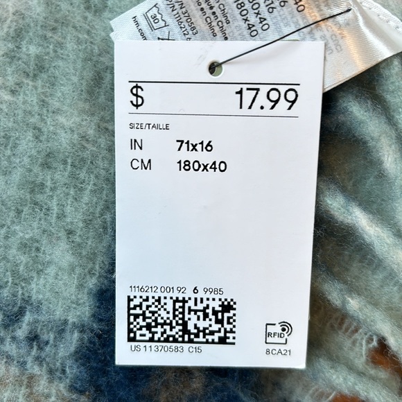 NWT H&M Blue and Tan Plaid Blanket Scarf 71x16 Inches - Picture 7 of 10
